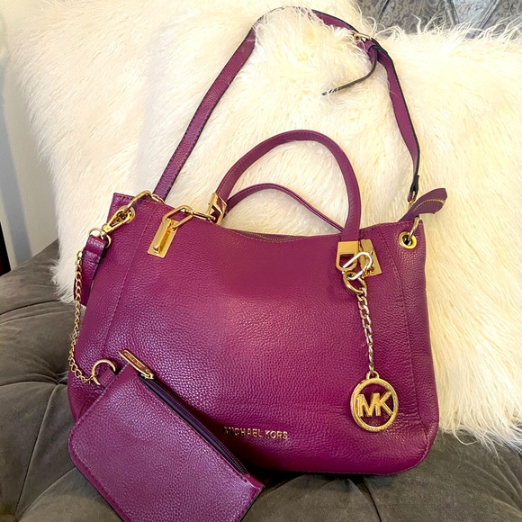 Handbag - Picture 2 of 2